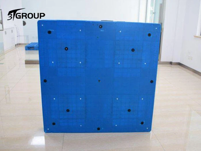 Regarding flame-retardant plastic pallets 1 Regarding flame-retardant plastic pallets 1
